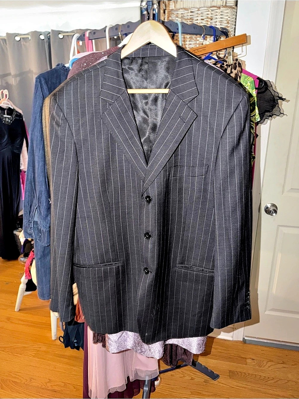 Mantoni Super 1905 Pinstripe Wool Blazer in Gray Like New 42 R